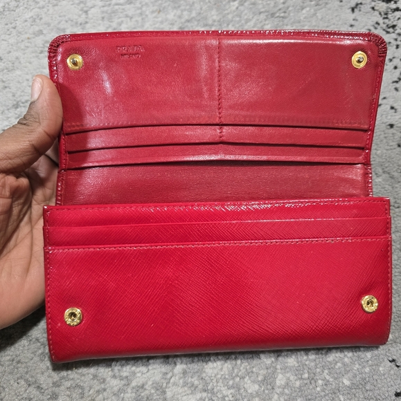 Prada Patent Wallet - Picture 6 of 12